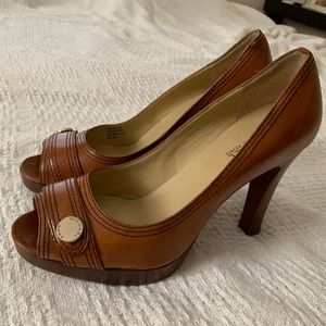 Michael kors leather heels